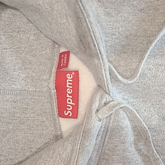 NWOT Supreme men's small hoodie - Picture 2 of 3